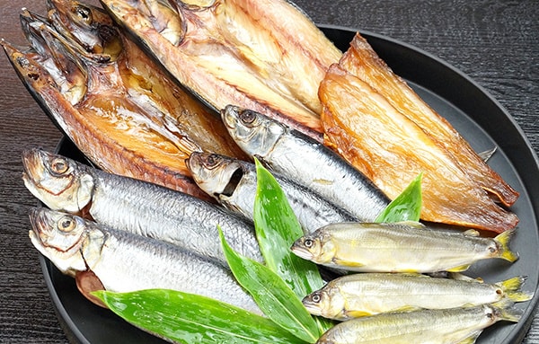 岩船港鮮魚センター人気の干物